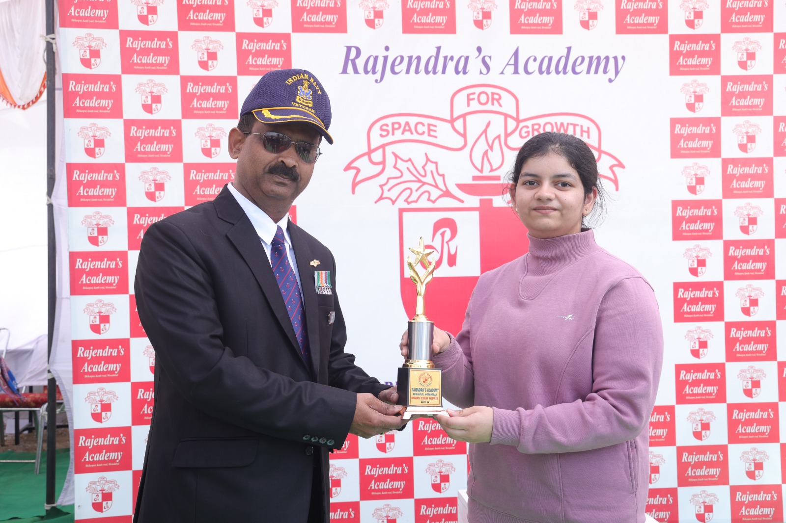 Price Distribution To Topper Student of Class 12th